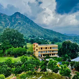 **** Hotel Udai Valley Resort- Top Rated In With Mountain View India