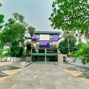 *** Hotel Super Townhouse Edassery Blue Bells India